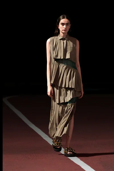 Look 3